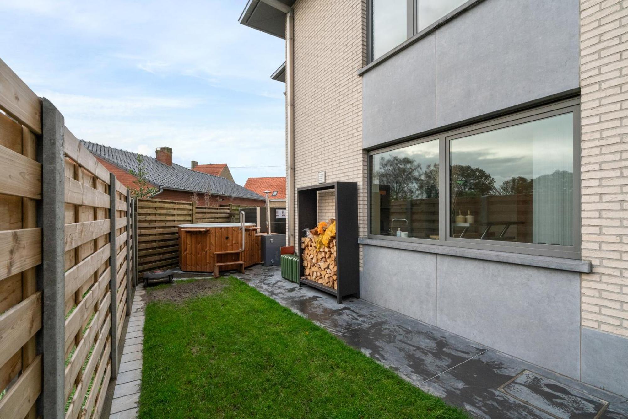 J And R Flanders Fields Holiday Homes Diksmuide Exterior photo